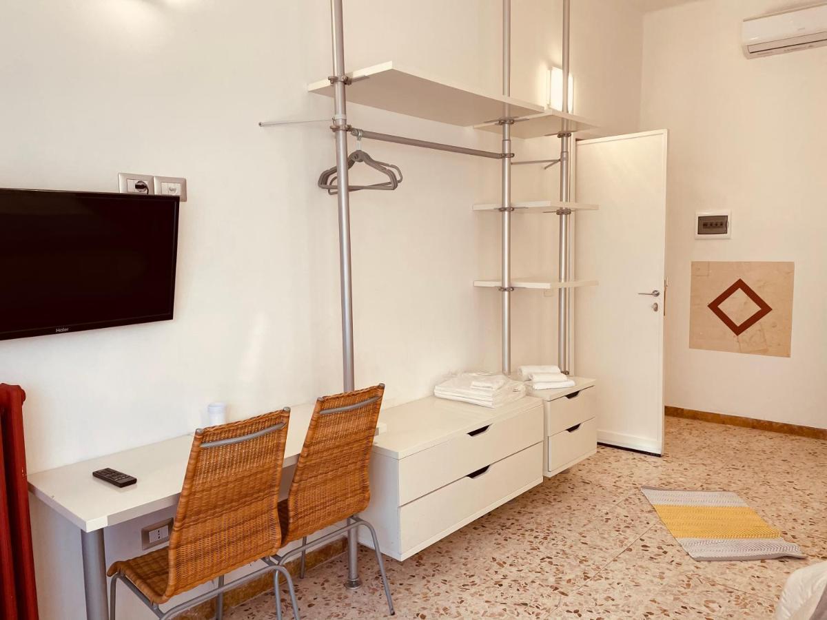 مبيت وإفطار ساساري Il Giardino Di Iole Via Giovanni Amendola N36 المظهر الخارجي الصورة